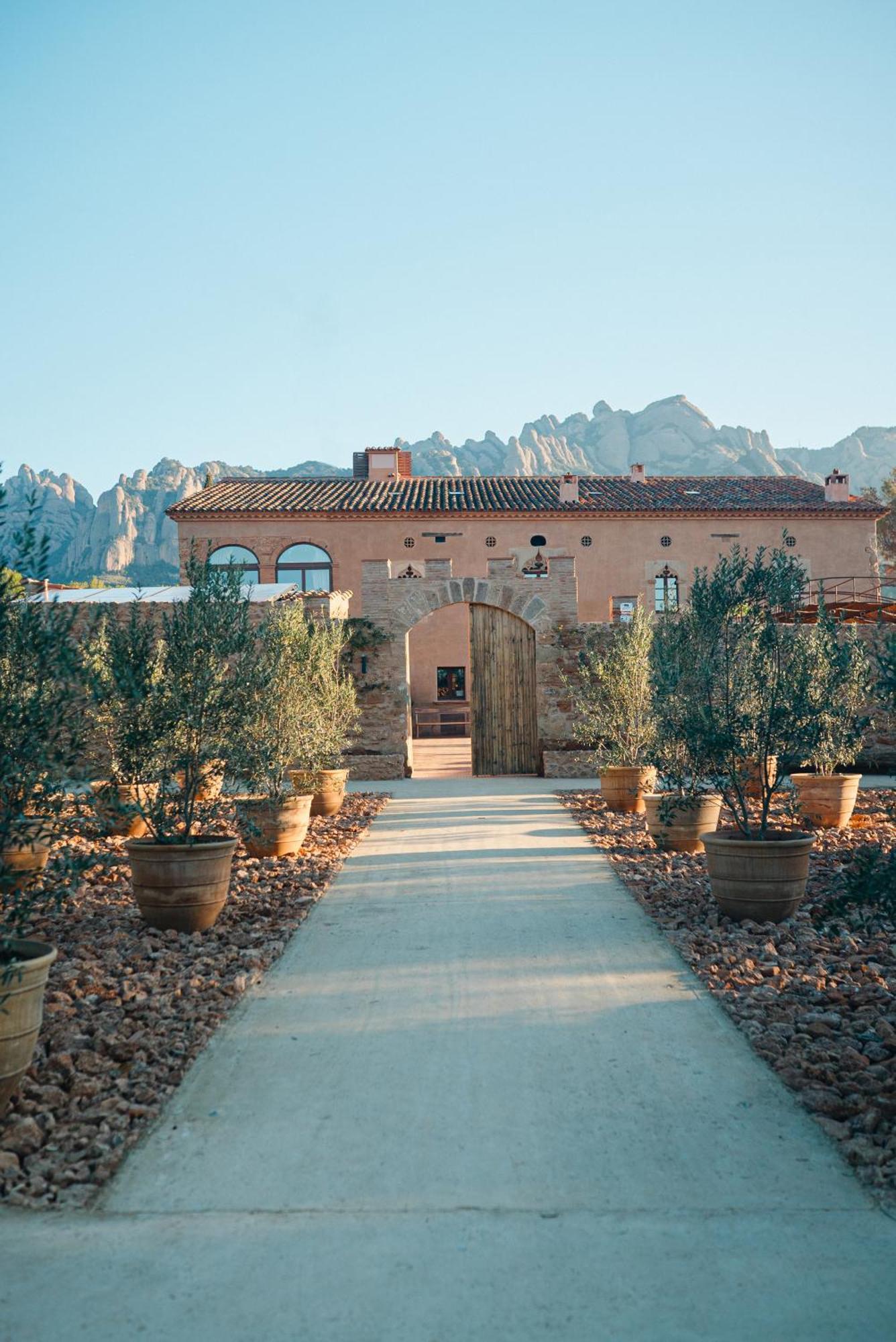 Hotel-Masia Can Farres El Bruc Exterior photo